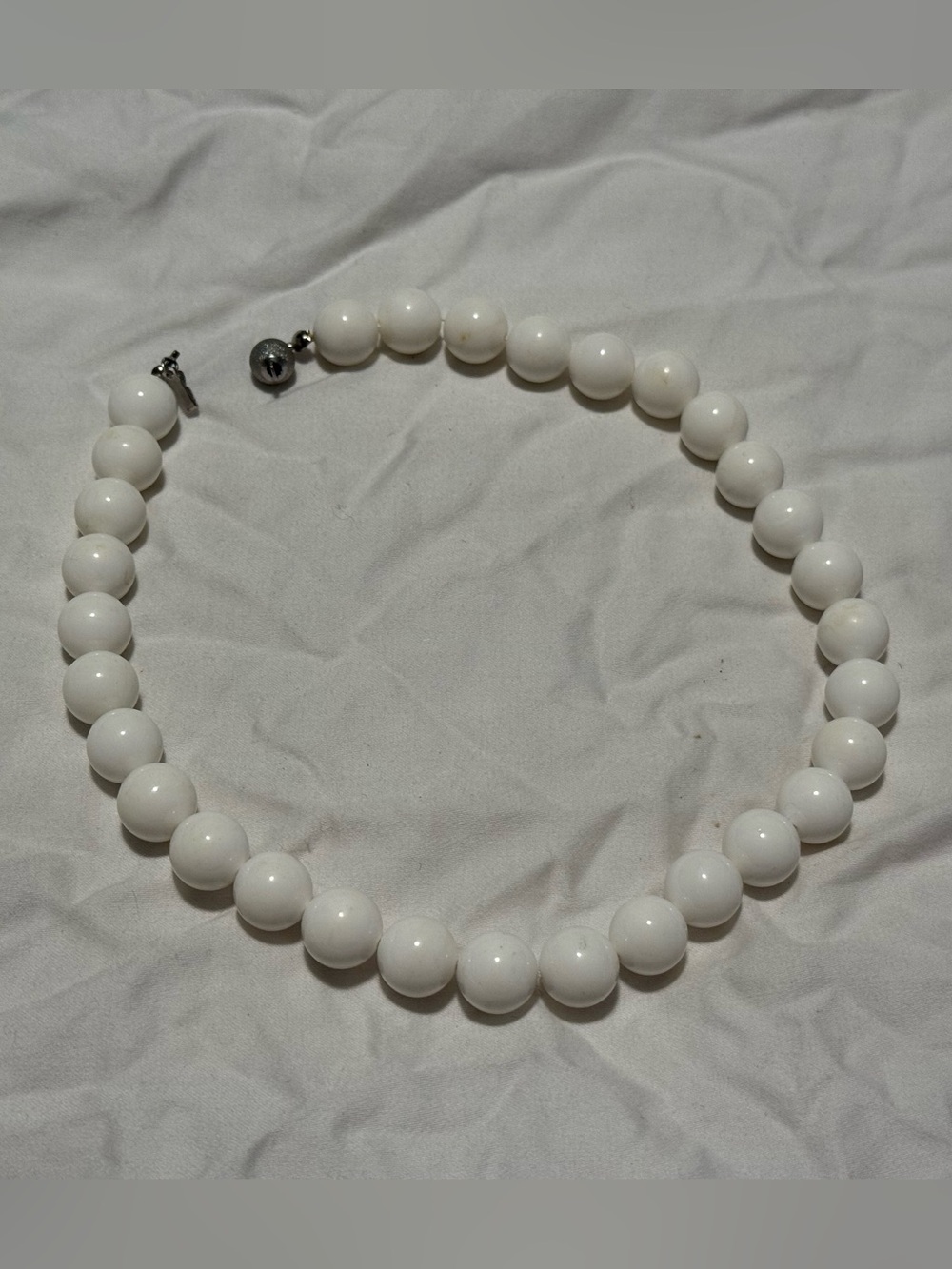 Classic seashell White Bead Necklace - Elegant Women’s Jewelry